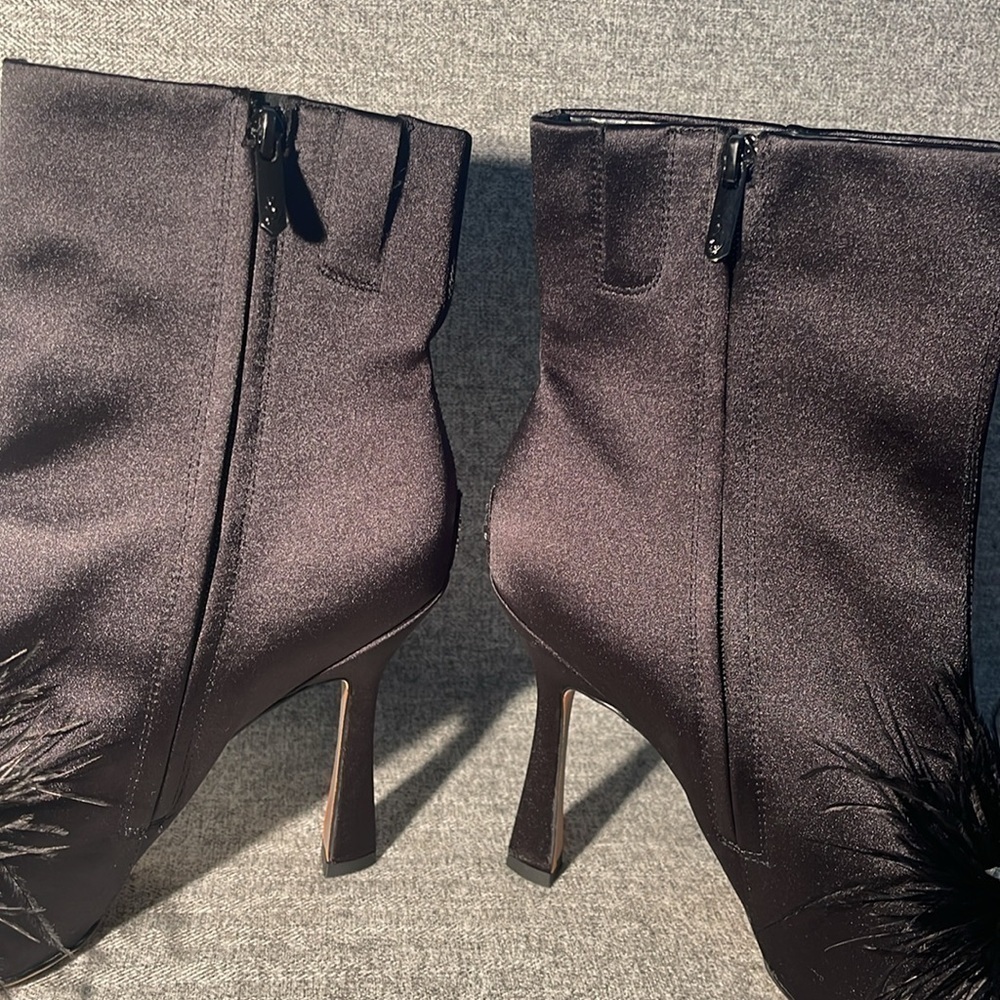 Sam Edelman Fancy Feather Dress Booties. NEW - Picture 6 of 8
